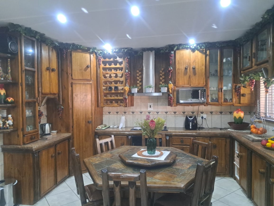 4 Bedroom Property for Sale in Safari Gardens North West
